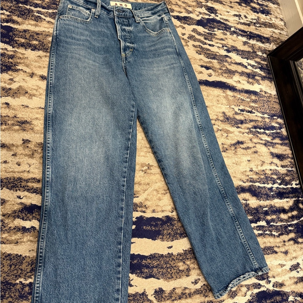Amo Hattie Straight in Allure